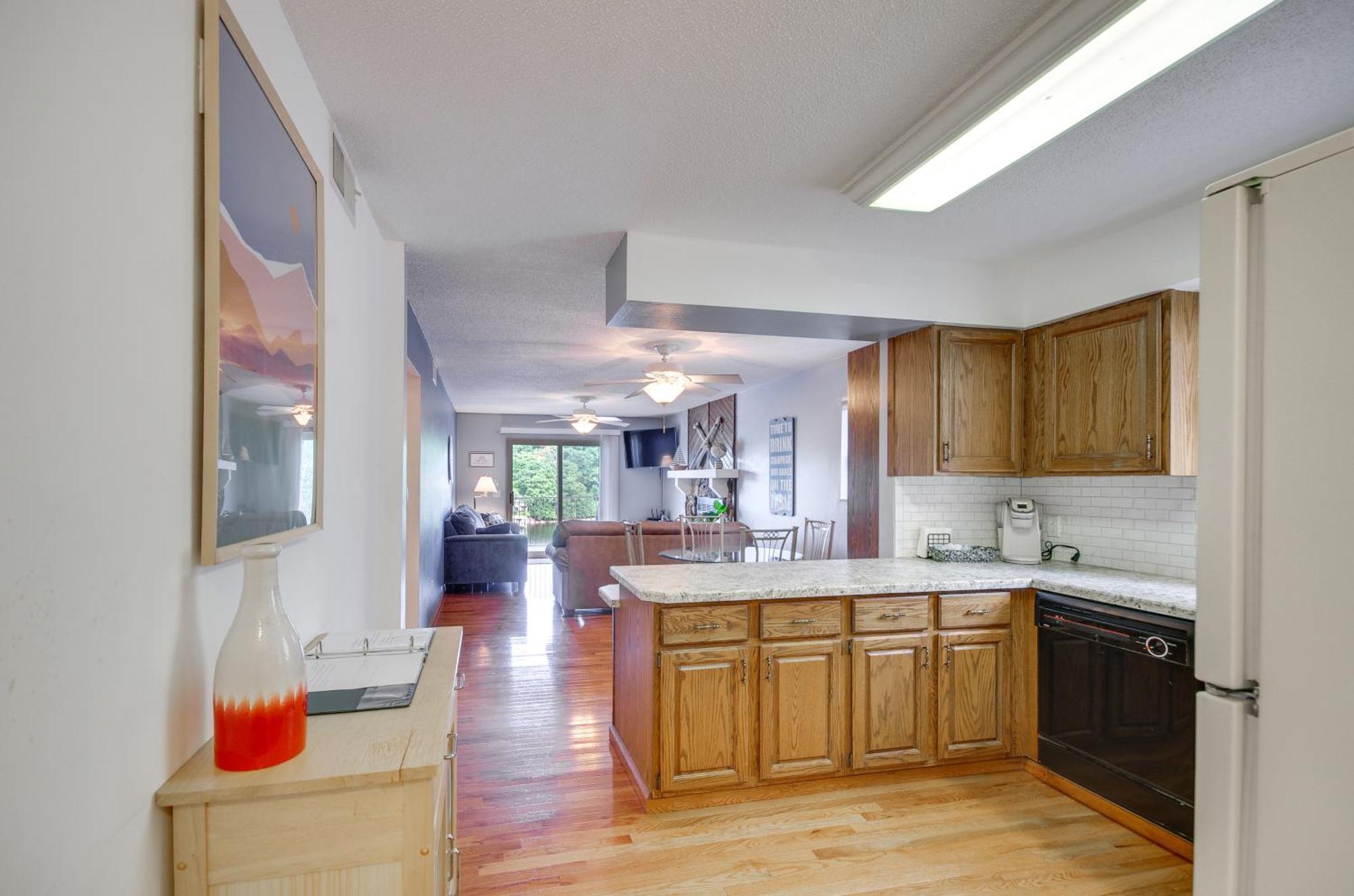 Cozy Lake Ozark Condo Rental With Grill, Pool Access Eksteriør bilde