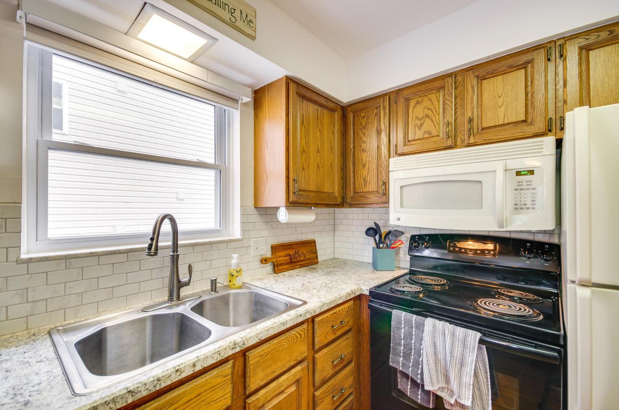 Cozy Lake Ozark Condo Rental With Grill, Pool Access Eksteriør bilde